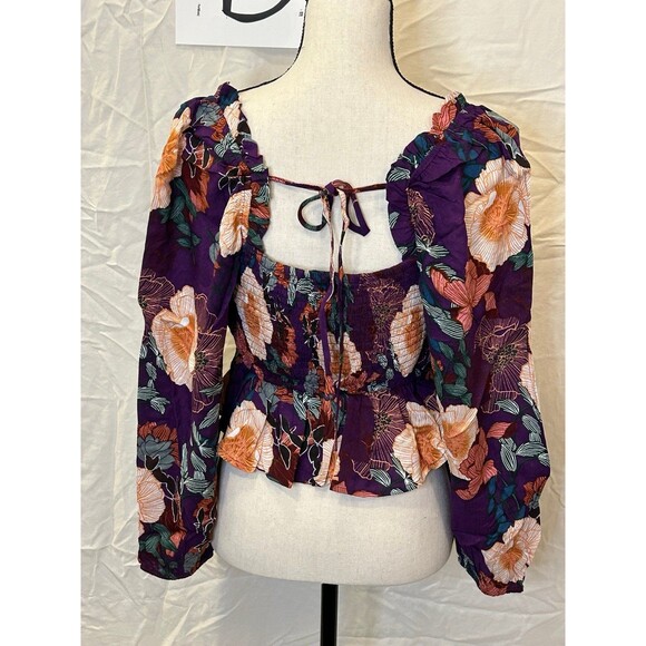 NWT small Floriane floral ruched crop top - Picture 4 of 5